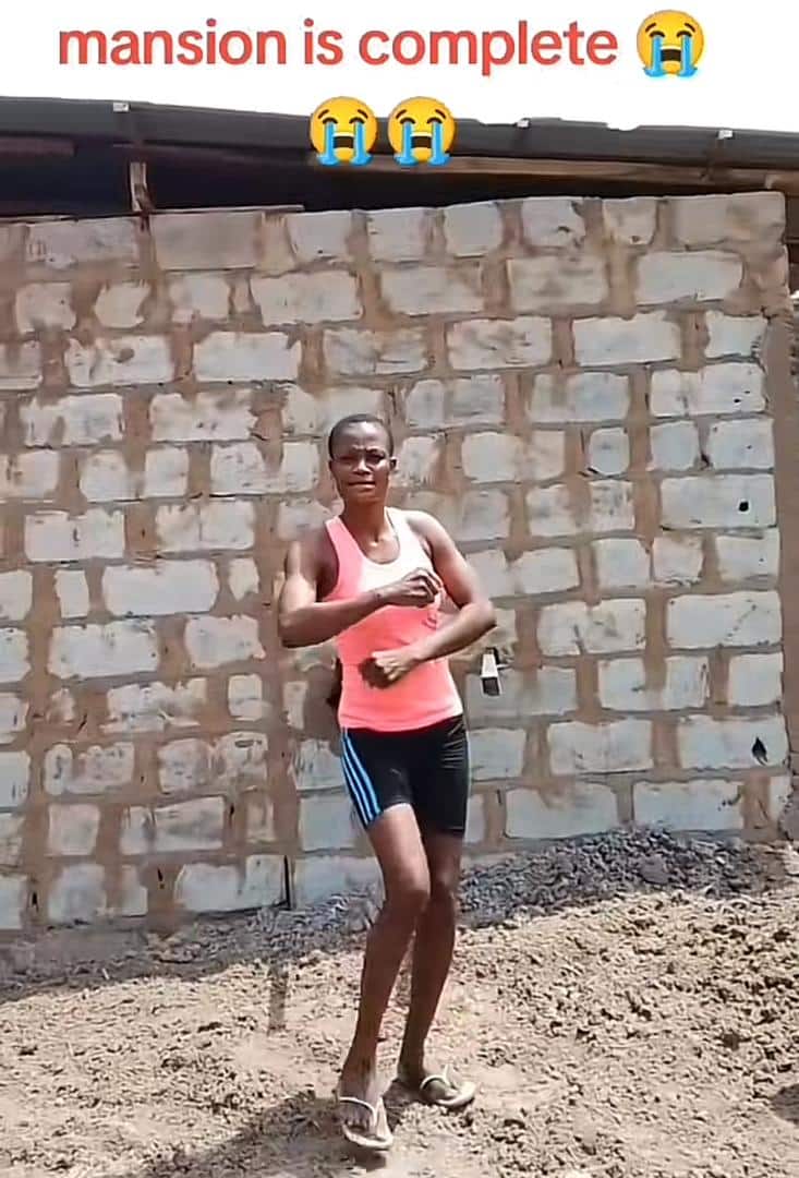 "Looks like a mansion to me" - Mother of six joyful as she builds one-room house