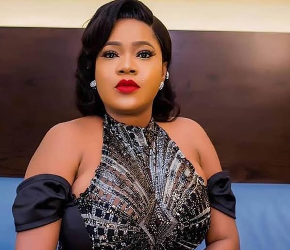 "Best female?, Bobrisky?" - Toyin Abraham expresses shock as Bobrisky wins 'Best Dressed Award' in female category