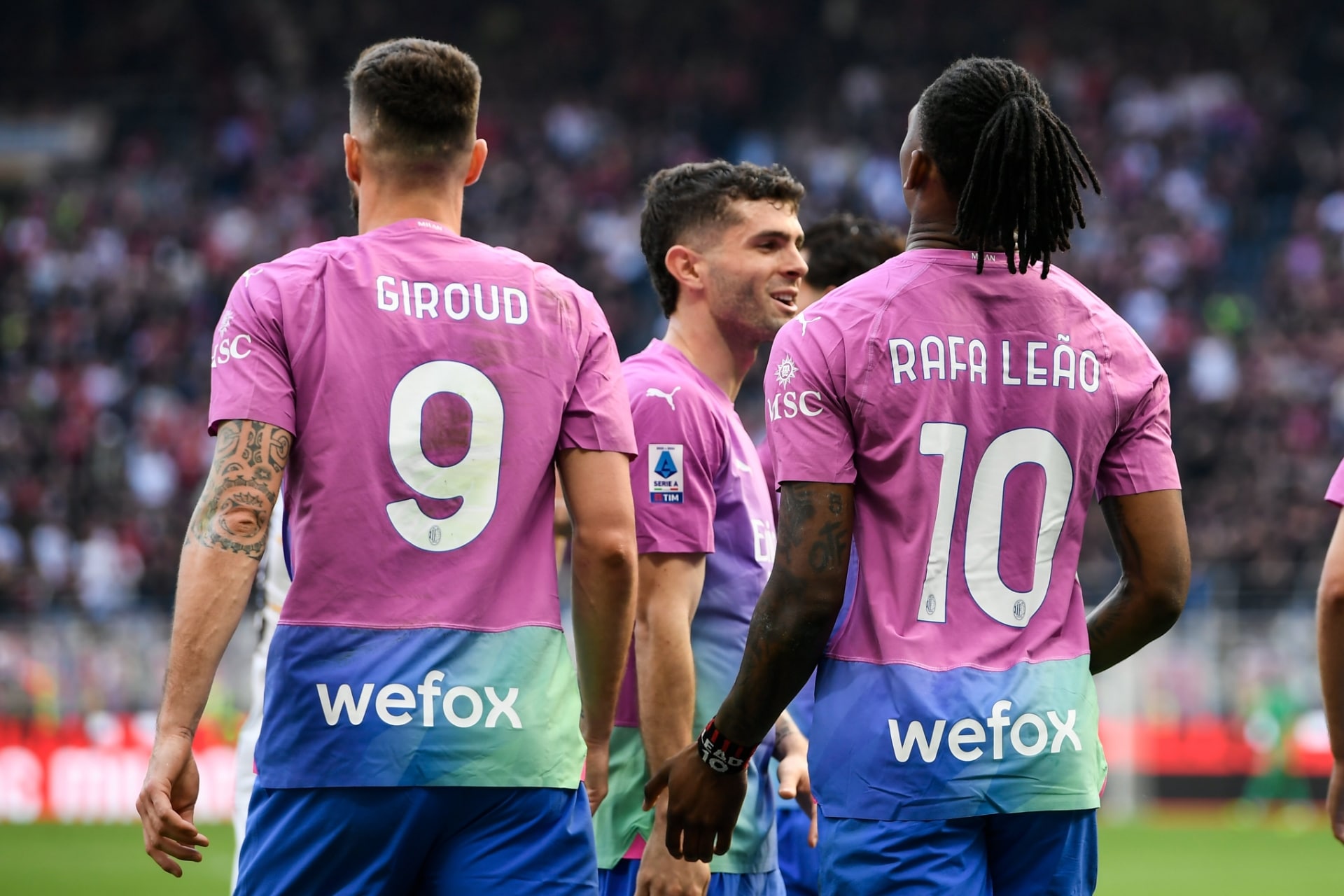 Serie A: Milan pick seventh consecutive victory with 3-0 win against Lecce