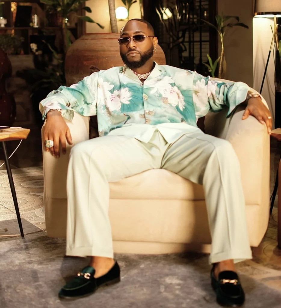 “Na Davido papa buy the jet no be am” — Samklef insists