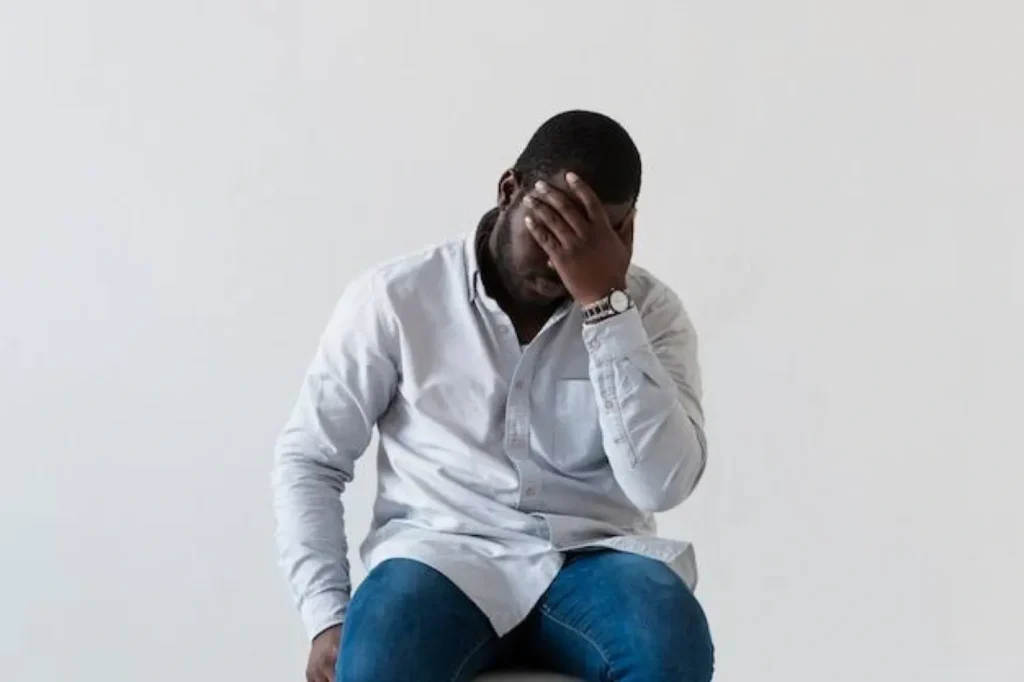 Loverboy confused as his girlfriend requests N40k out of his N100k monthly salary