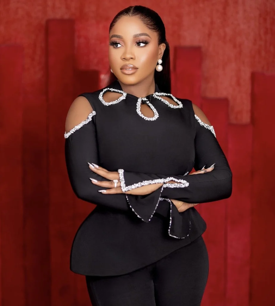 Nigerian lady shares how her wig got stolen at Veekee James’ funfair