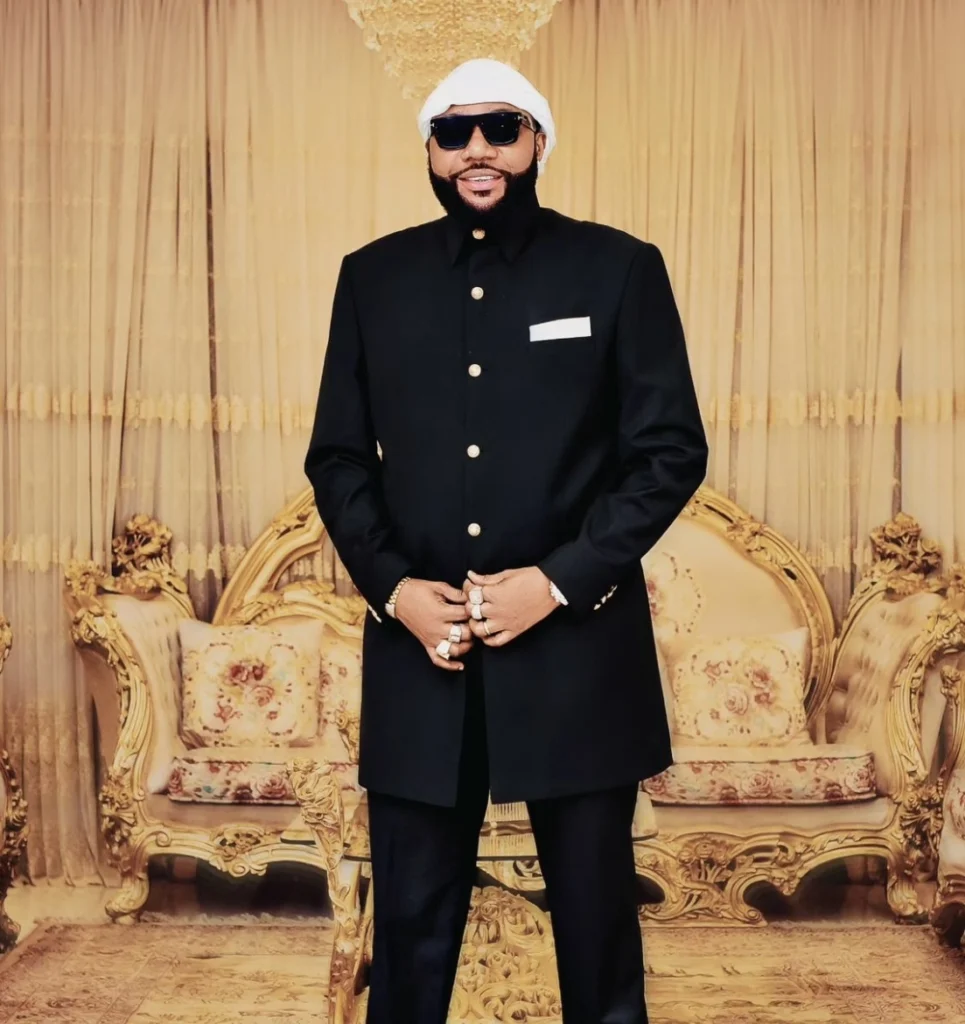 E-money melts hearts as he vows to take care of Jnr Pope’s children