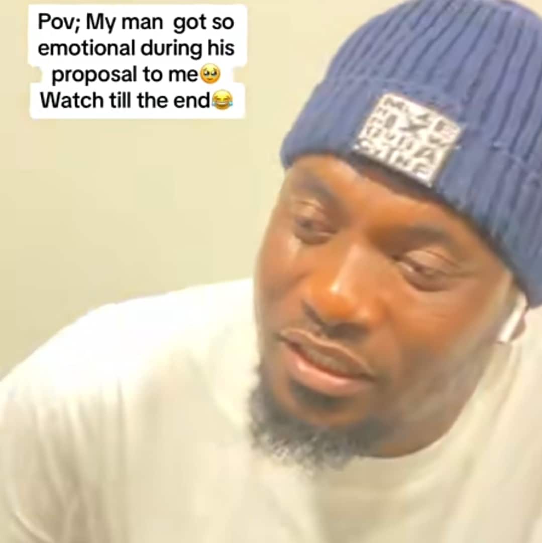 "Tears of joy" - Emotional Nigerian man burst into tears during marriage proposal to girlfriend