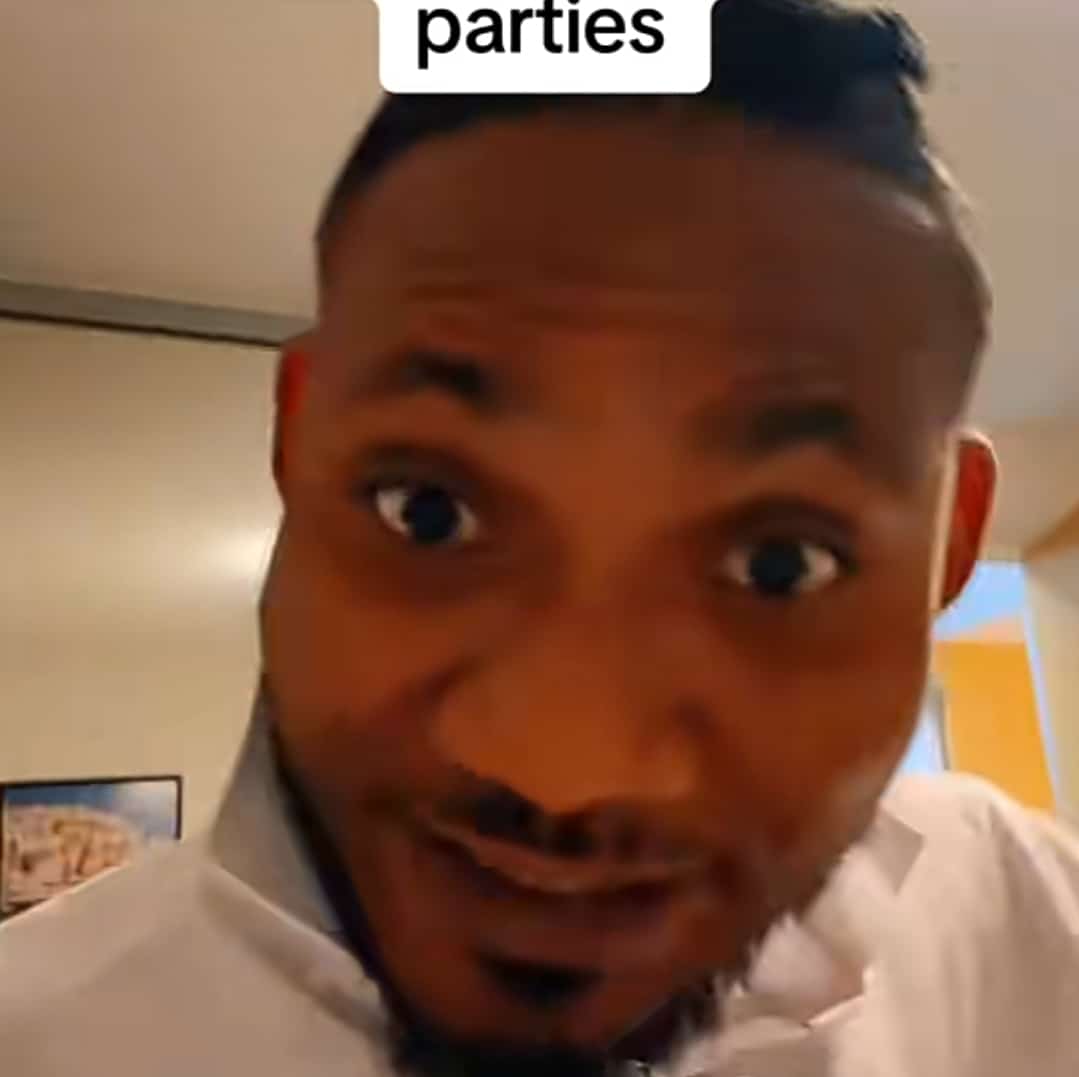 Nigerians find creative way to spray money at parties, clubs amid EFCC crackdown on naira abusers