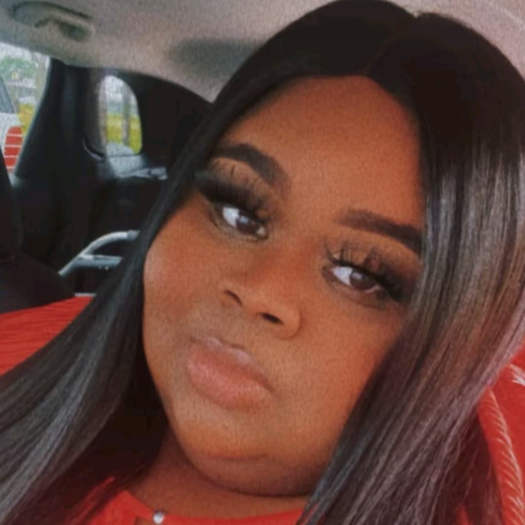 Oversized lady declares herself 'beautiful' as she practices walking down the aisle on her wedding day