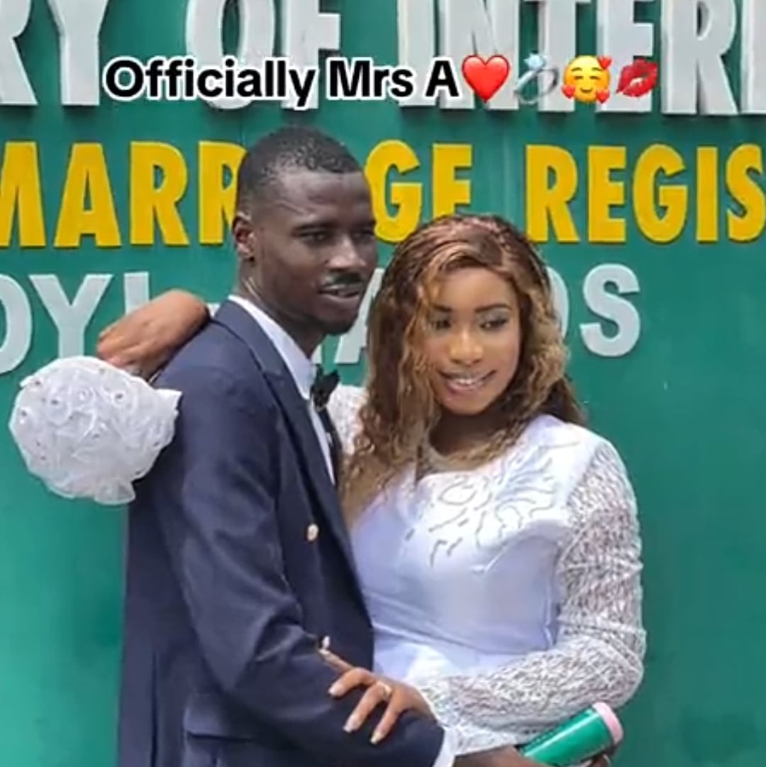 Nigerian lady goes from DM to ‘I do’, ties the knot with Facebook friend