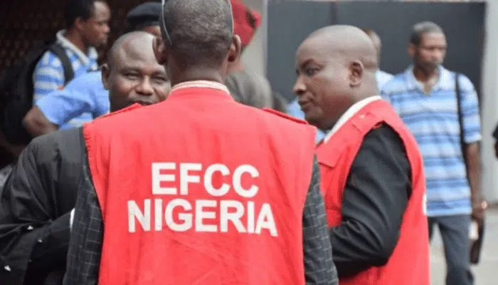 Man dares EFCC to arrest men spraying money at event, shares video