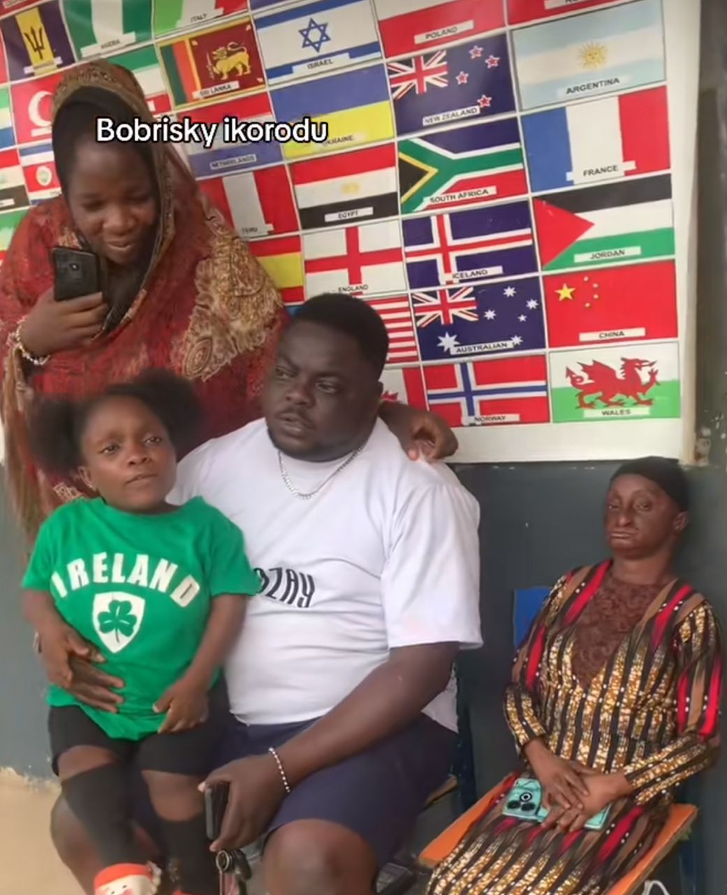 "She's too jealous" - Speculations as Aunty Ramota angrily leaves while fans pose with Aunty Ajara