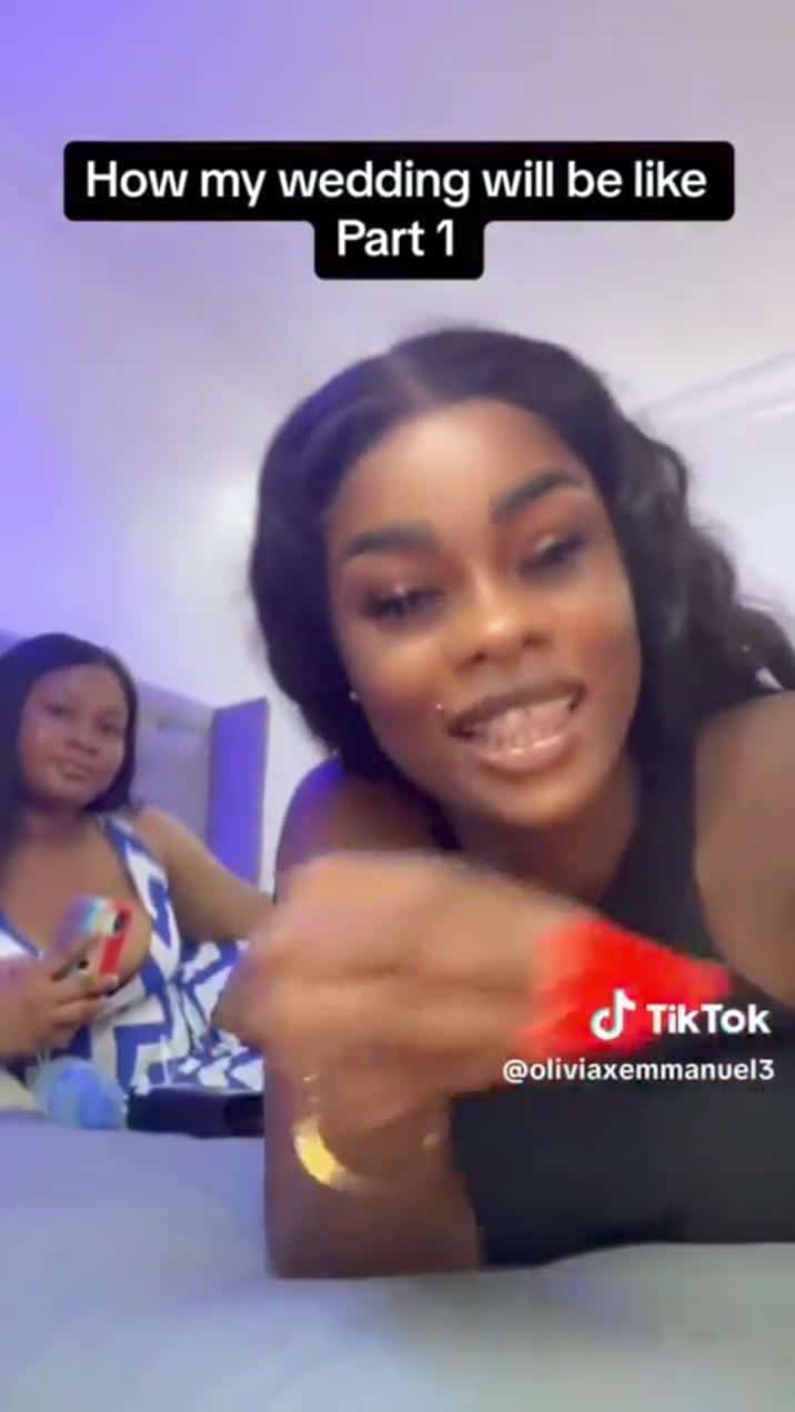 Asoebi lady slammed for her outfit to wedding breaks silence