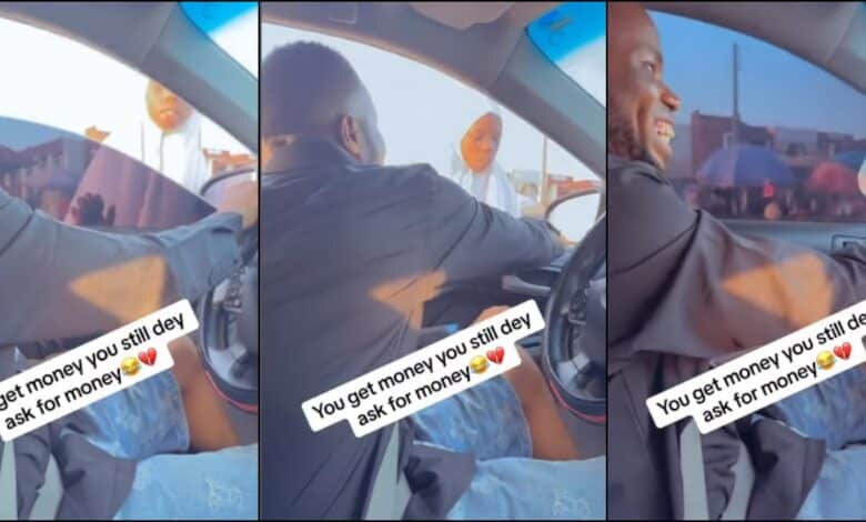 motorist beggar snatches money