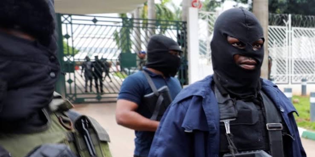 DSS invades Ogun Court, whisks away two people standing trial 