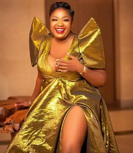 Adanma Luke angrily drags man over question on life jackets, says she's not supposed to wear seat belts for adult after paying flight tickets 