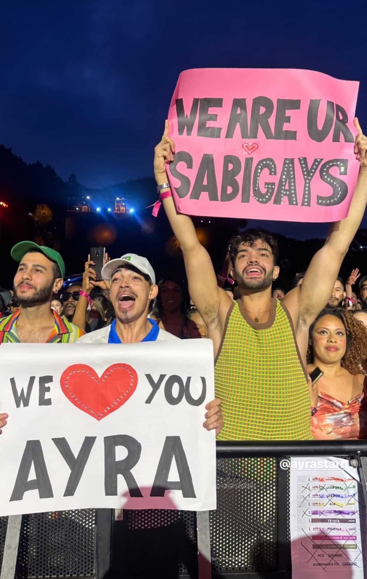 Nigerians drag Ayra Starr for being touchy with her "SabiGays" Brazilian fans at Brazil concert