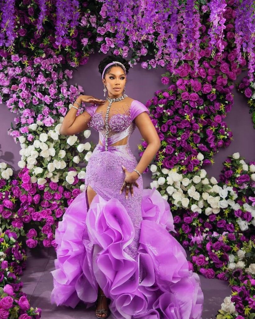 Celebridades nigerianas dominam o mundo da moda com seus looks no lançamento do Bridgerton S3 
