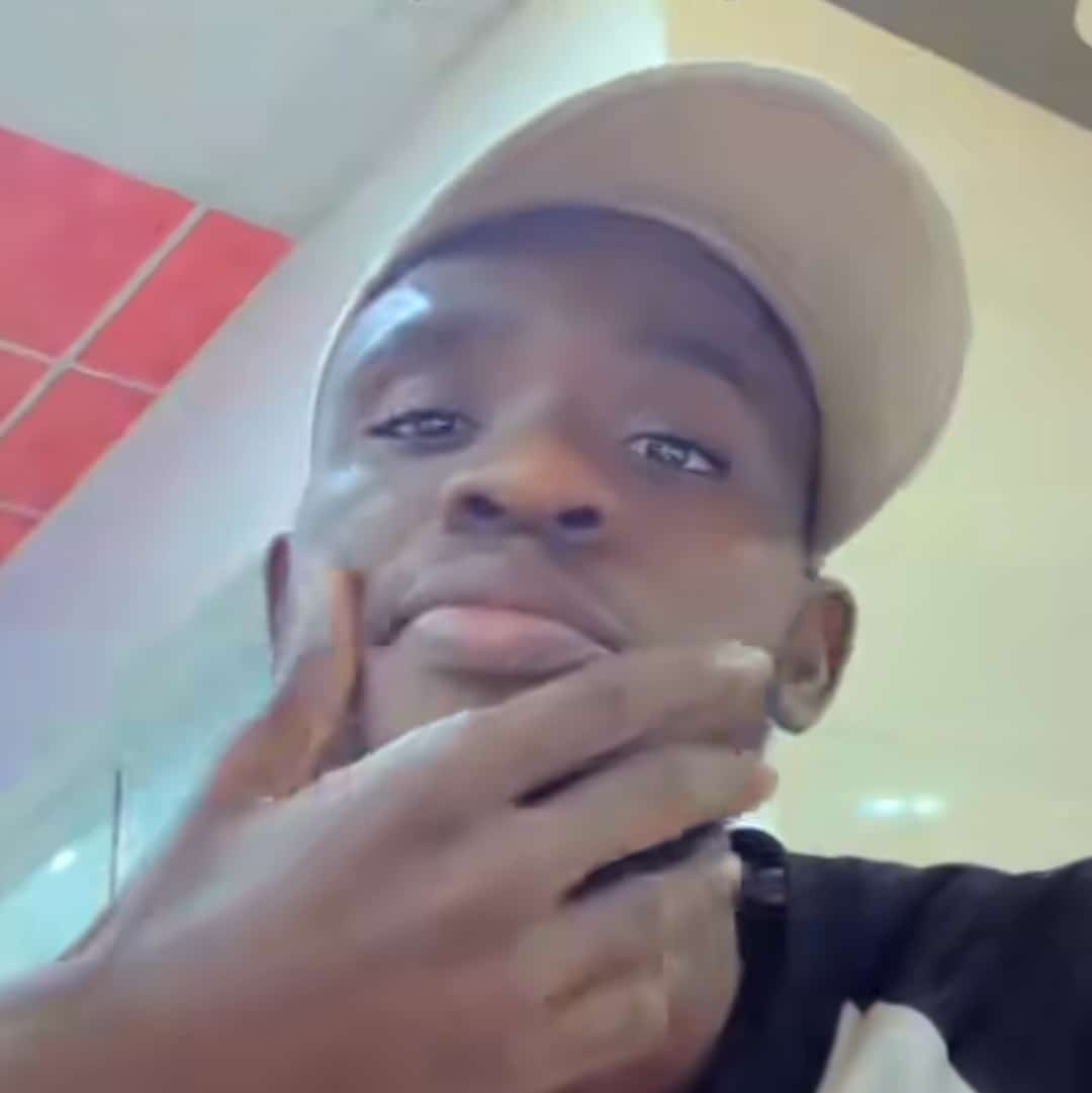 Elder brother's emotional reaction to 9-year-old's ₦1k gift, sweet note on his birthday goes viral