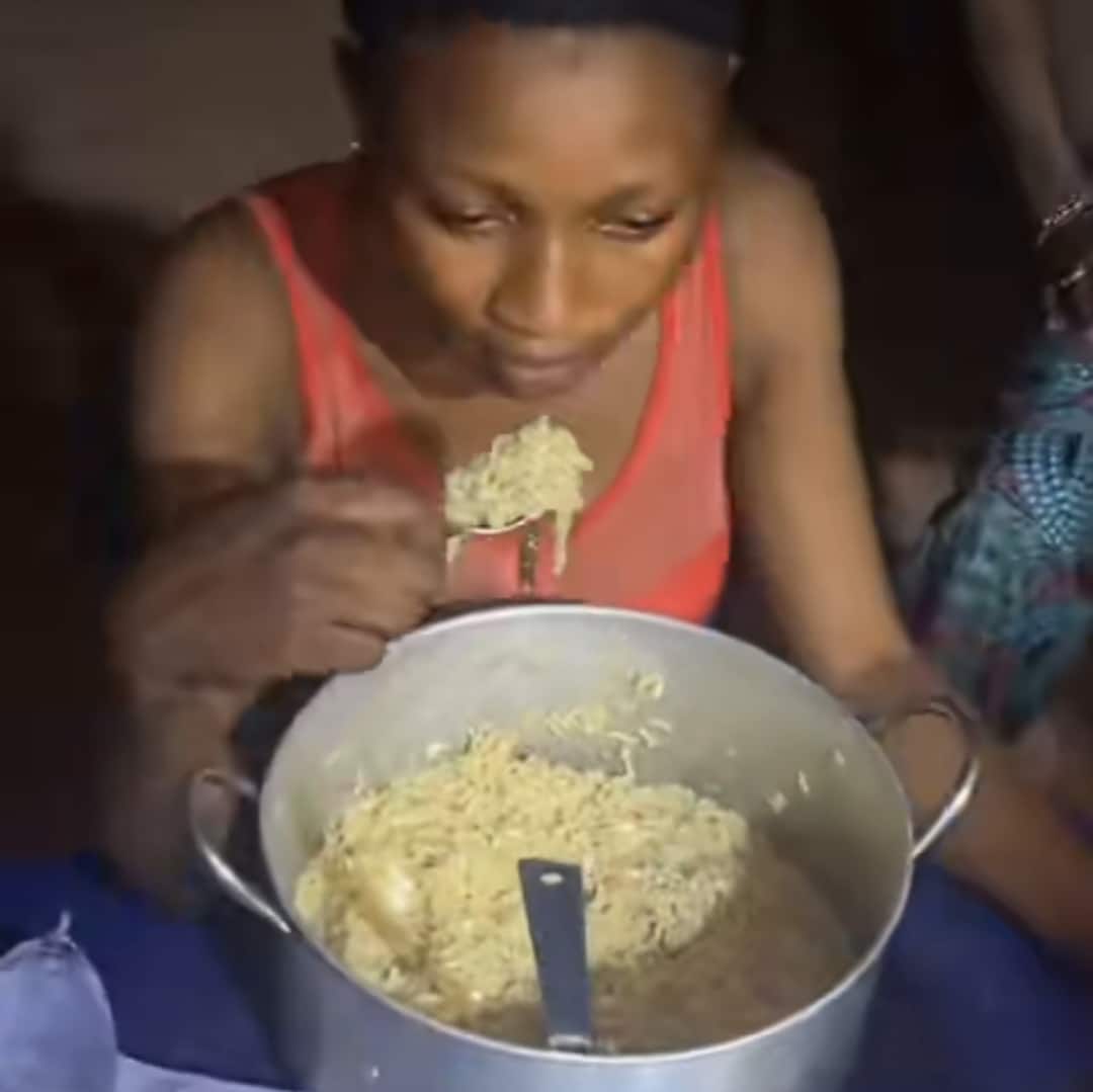 Innocent-looking Nigerian lady devours 10 packs of noodles, 2 eggs, and a soda in one sitting