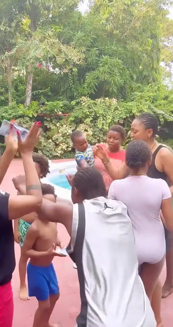 Regina Daniels organizes games with co-wife, family, nannies