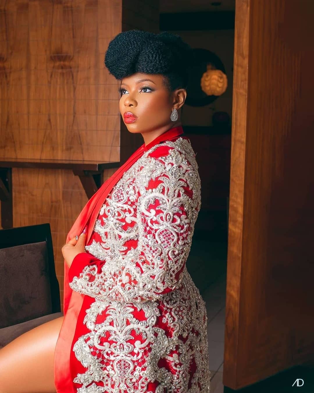 Drama as Yemi Alade mistakenly interacts with fake Wizkid page