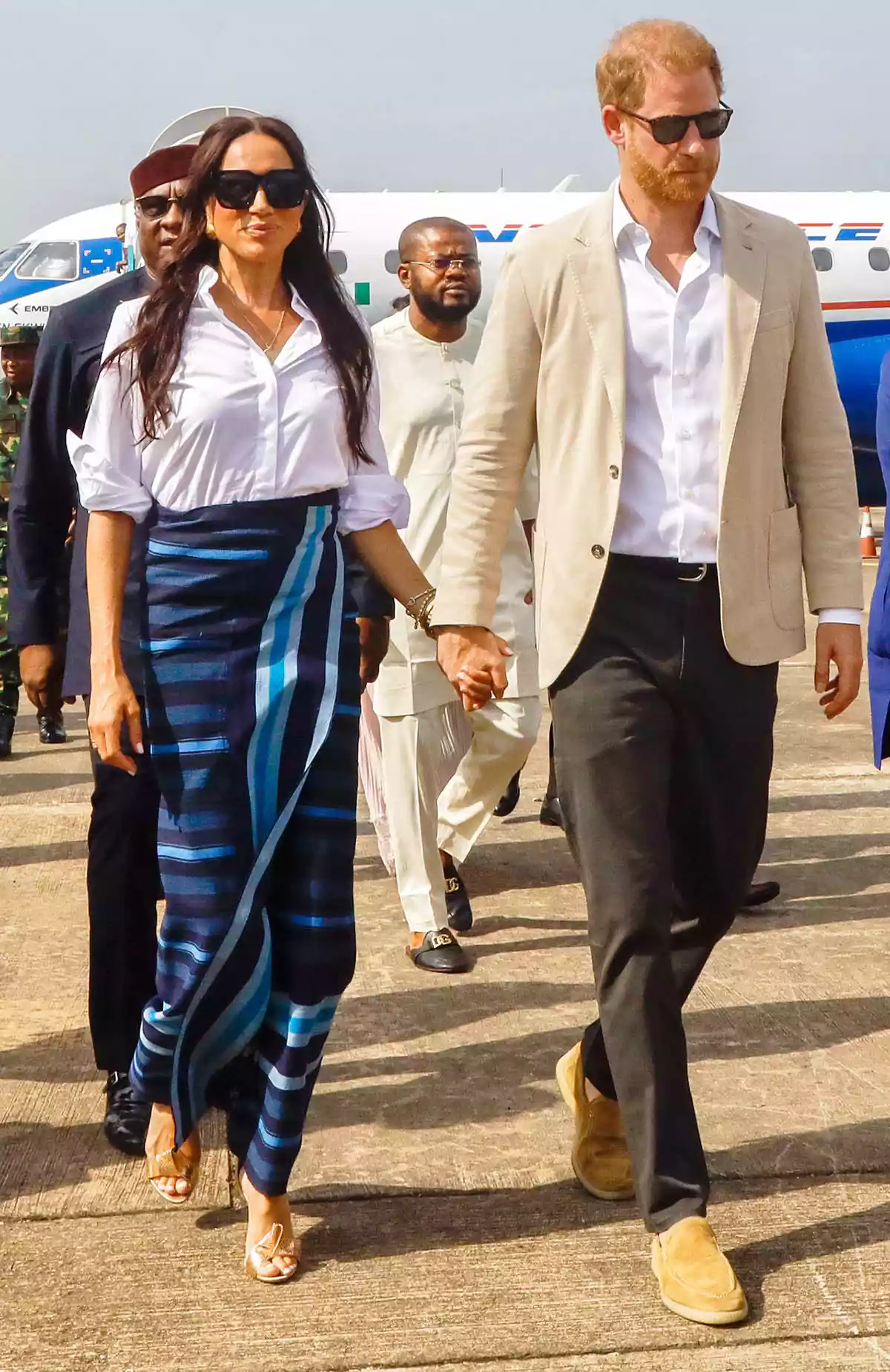 Meghan Markle ties aso oke harry