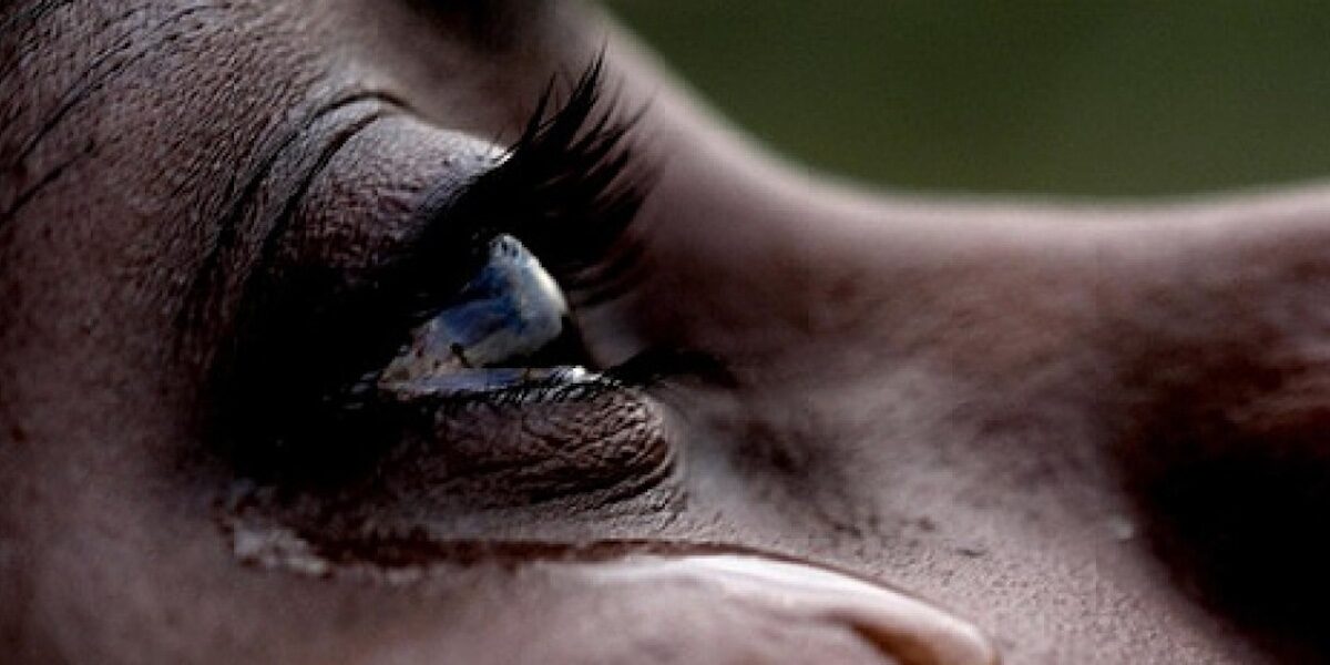 Lady depressed as boyfriend ends relationship after meeting her parents