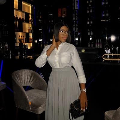 lady cash gift davido's wedding