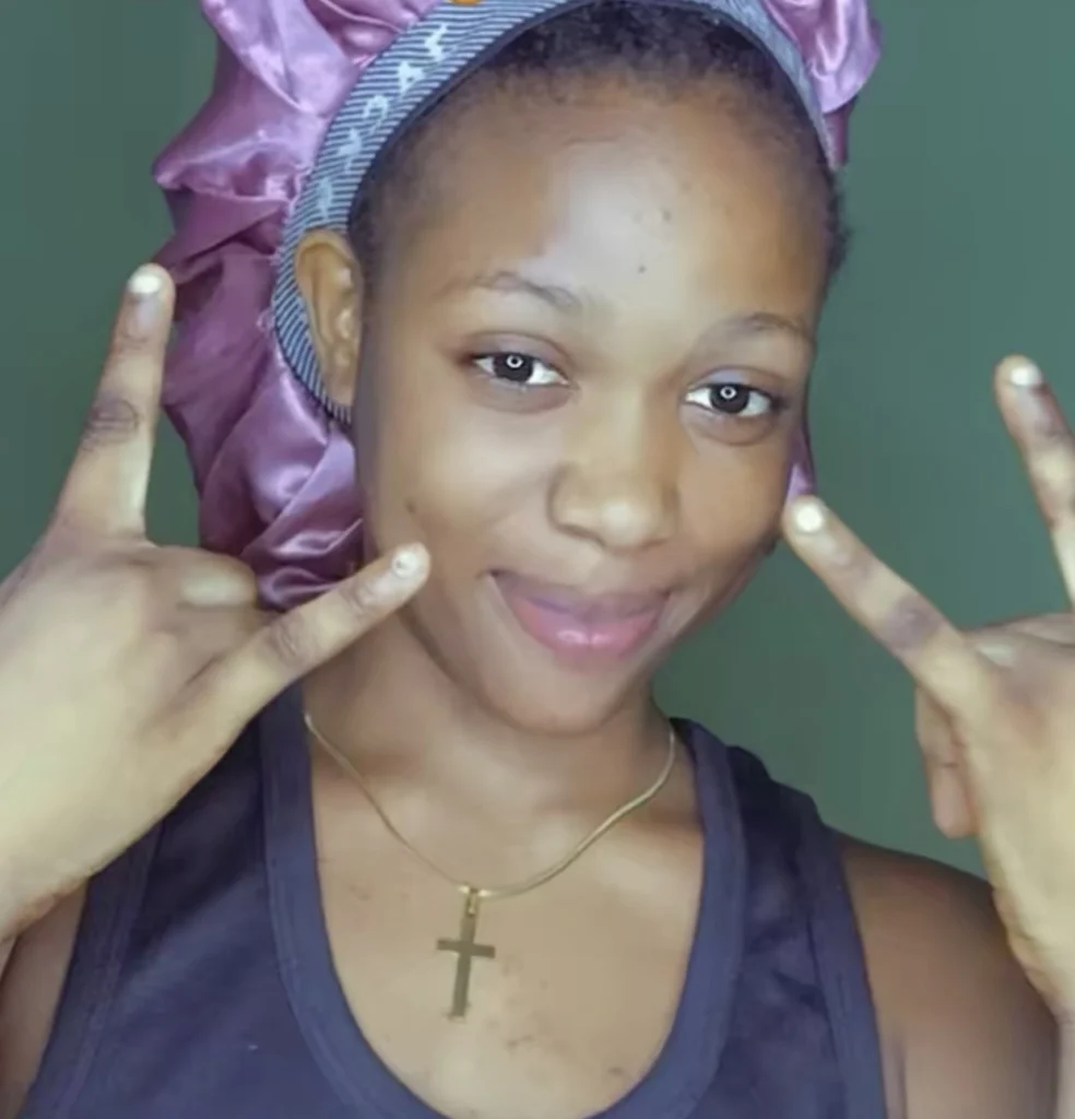 Lovestruck lady tattoos boyfriend’s name on her hand