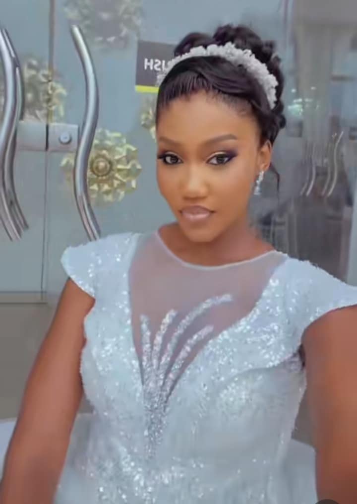 Lady marries at 19 after planning to get married at 25