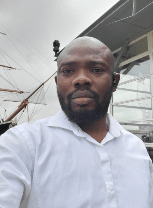 Man fumes as he offers friend N50k as wedding gift; friend rejects it, says it's too small