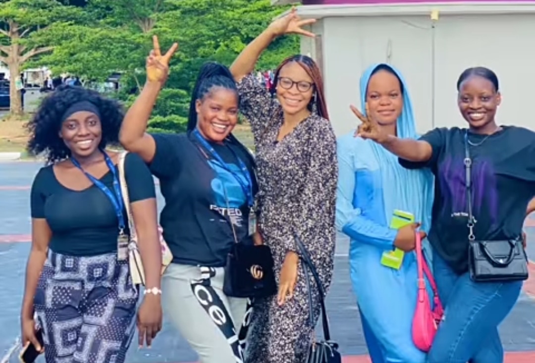 5 LASU friends celebrate joint graduation after years of togetherness 