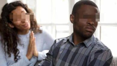 Man who gives wife N330K for kids' school fees discovers it cost below N200K