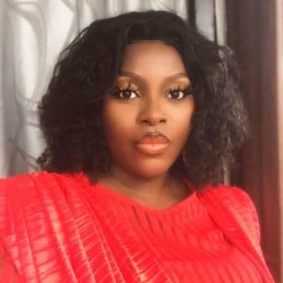 lady quit 9 to 5 office job betting 