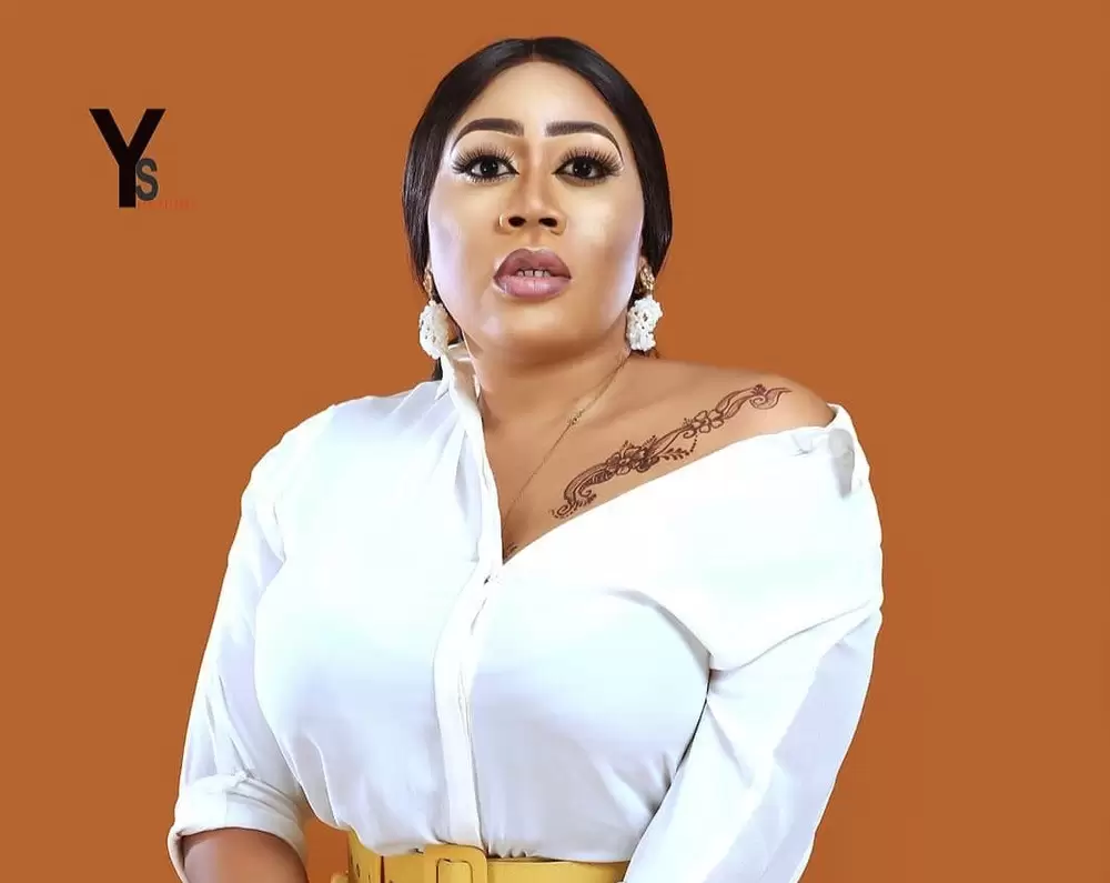 Mixed reactions as Moyo Lawal introduces her "brother" to her fans 