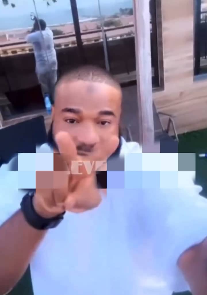 Sam Larry sign netizens 