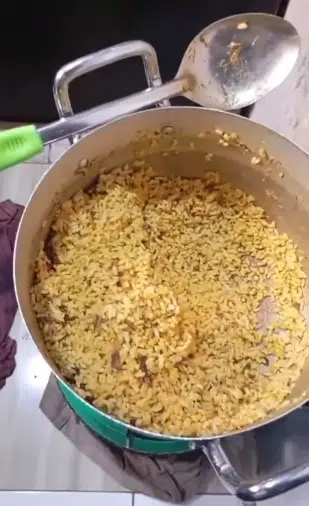 rice pot man girlfriend N15K