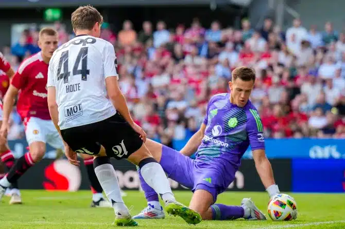 Ten Hag criticizes Man United flops after humiliating pre-season defeat