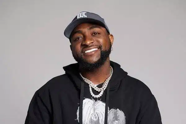 Davido generously gifts $800 to agbero in viral video