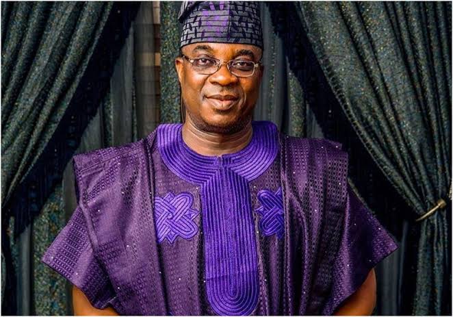 Davido introduces his wife, Chioma to fuji musician, K1 De Ultimate