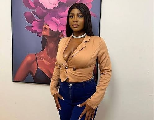 BBNaija: "Nobody can fight my sister in my presence" – Handi declares Biggie's house 'no disrespect zone'