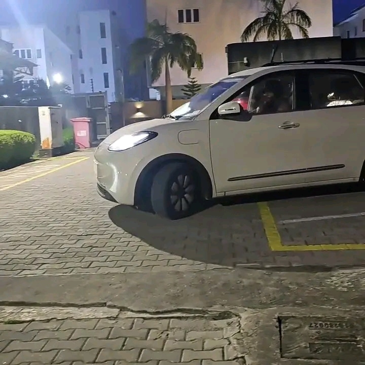 2Baba Idibia new car