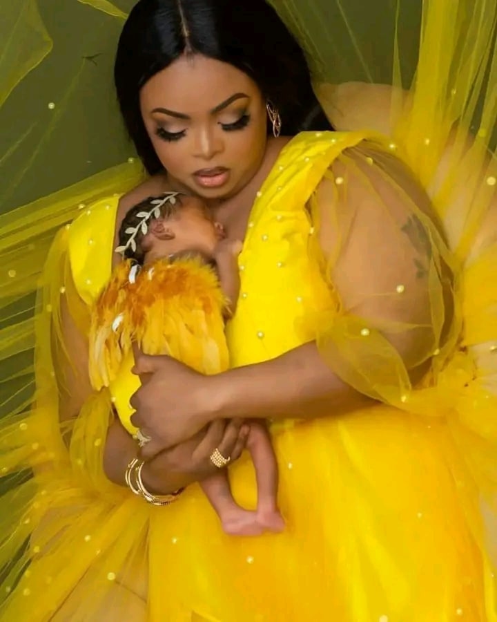 Dayo Amusa and her newborn 