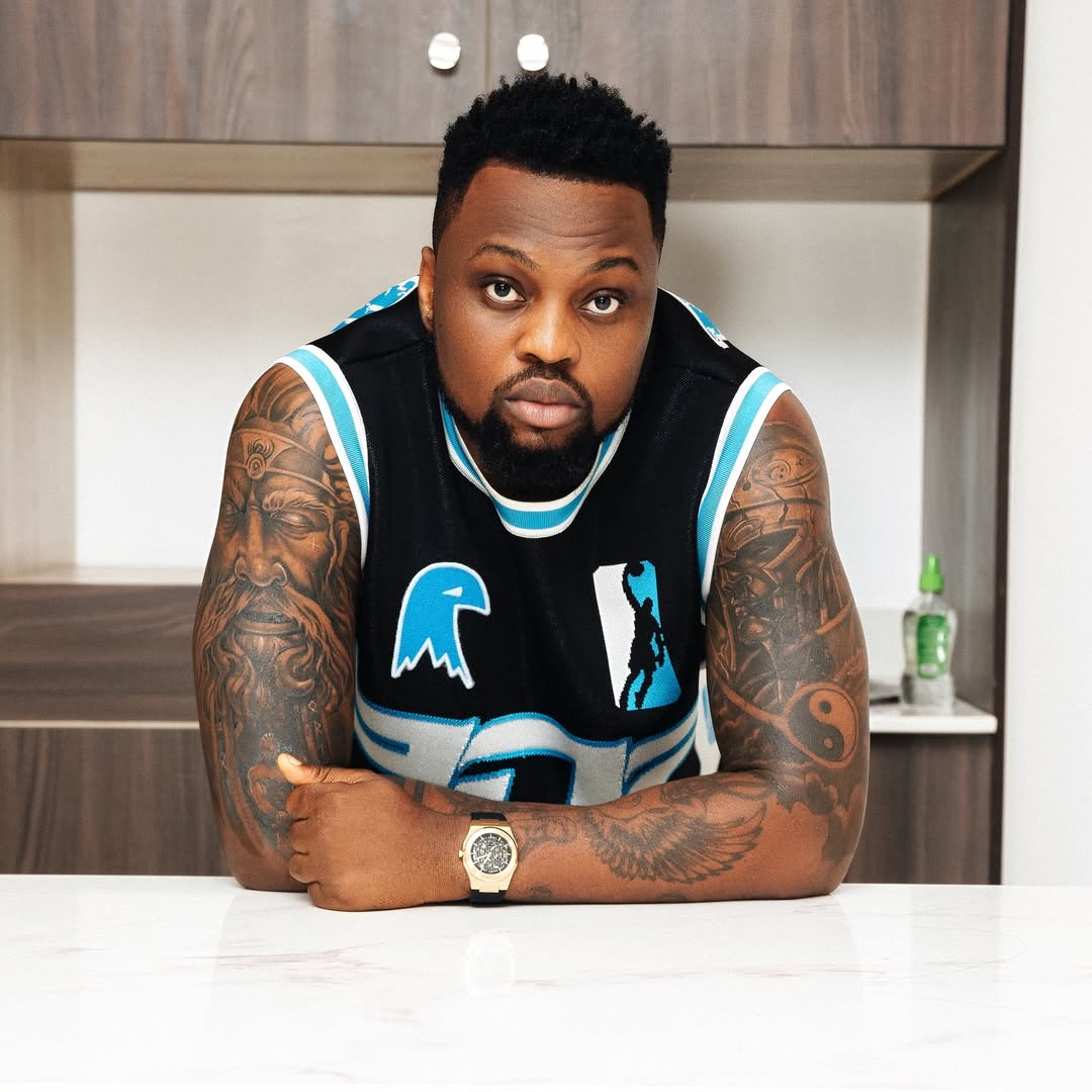 Lady accuses Egungun of asking her to see him at a hotel, amid alleged cheating scandal Lady accuses Egungun of asking her to see him at a hotel, following alleged cheating scandal