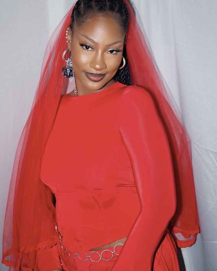  Tems becomes first African female artist to hit 1 billion streams on Spotify 