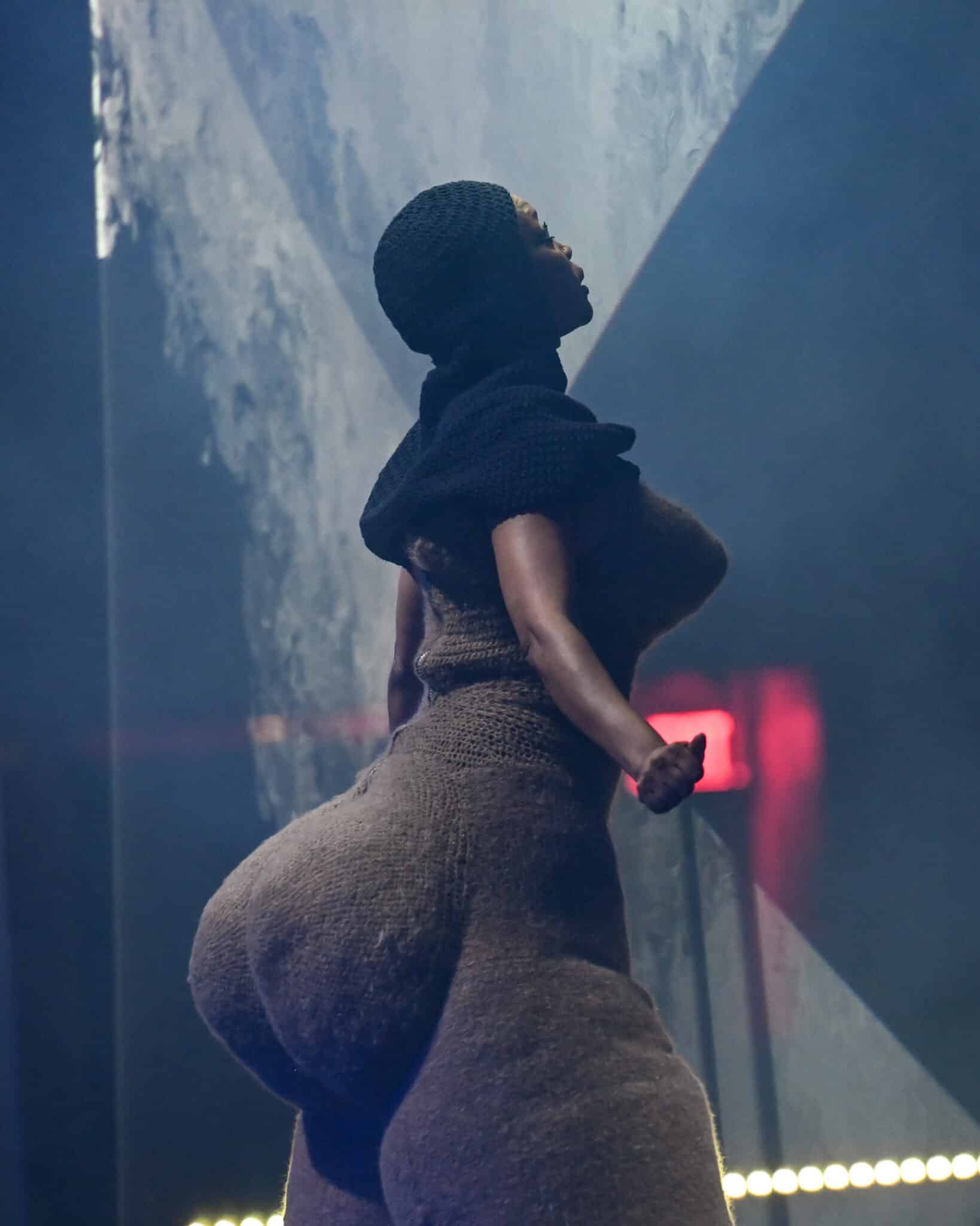 Erykah Badu mocks BBL ladies with outfit at “Women In Music Awards”