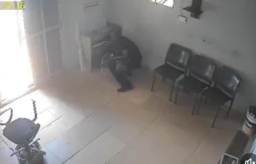 Police reportedly caught stealing in Ondo