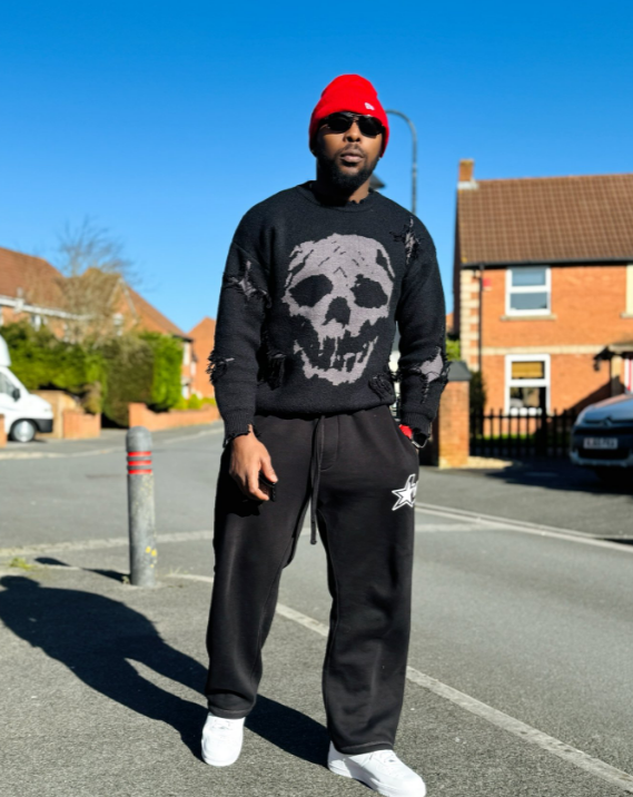 Radiogad makes U-turn hours after Davido storms his DM, now calls him ‘the best’ Radiogad makes U-turn hours after Davido storms his DM, now calls him 'the best'