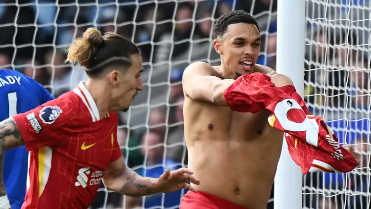 Carragher calls for ruthless decision: Drop Trent now, plan for life without him