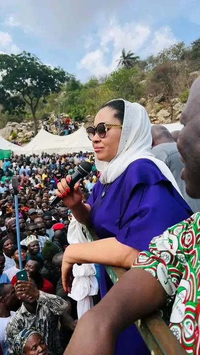 Natasha Akpoti touches down by helicopter despite curfew and rally ban, massive crowds flood Kogi Central Natasha Akpoti touches down by helicopter despite curfew and rally ban, massive crowds flood Kogi Central
