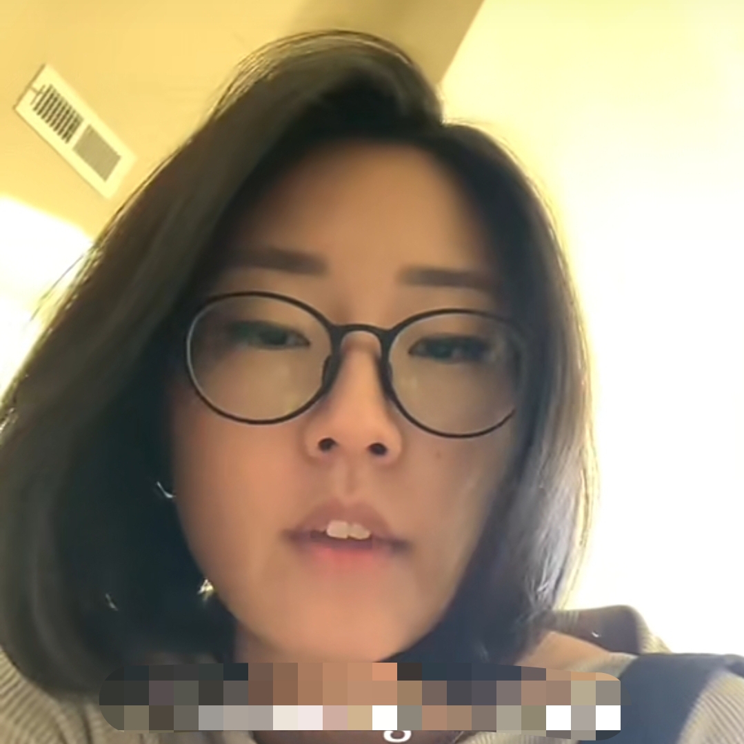 Fashion designer uses raw fish skin to make a stylish bag