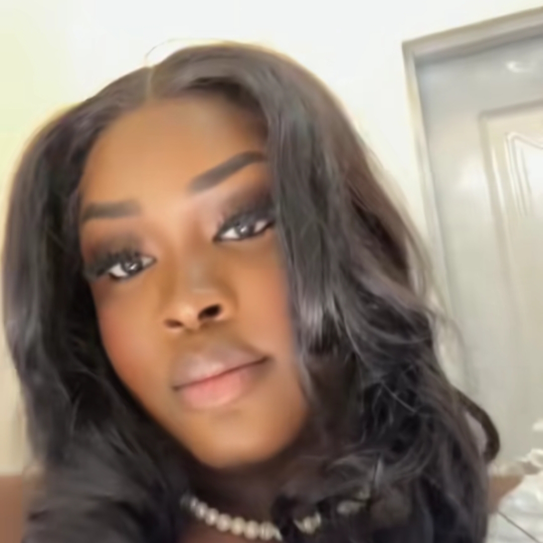 Lady reveals how boyfriend apologized after breakup for talking to another girl